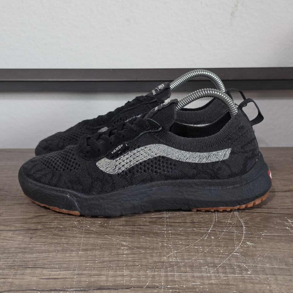 Vans UltraRange VR3 Women's Athletic Skate Shoes Sneakers Size 7.5 Black